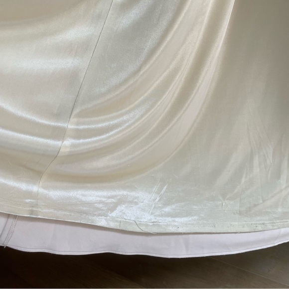 Revelry - Steph Crepe Bridesmaid Dress in Champagne - Picture 4 of 6